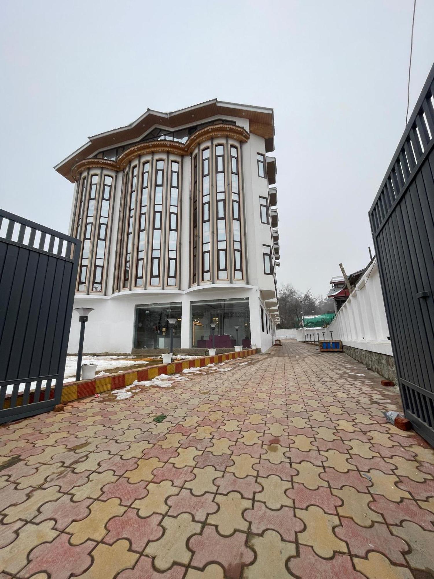 Hotel Zoon Dabb Srinagar Airport Kashmir Exterior foto